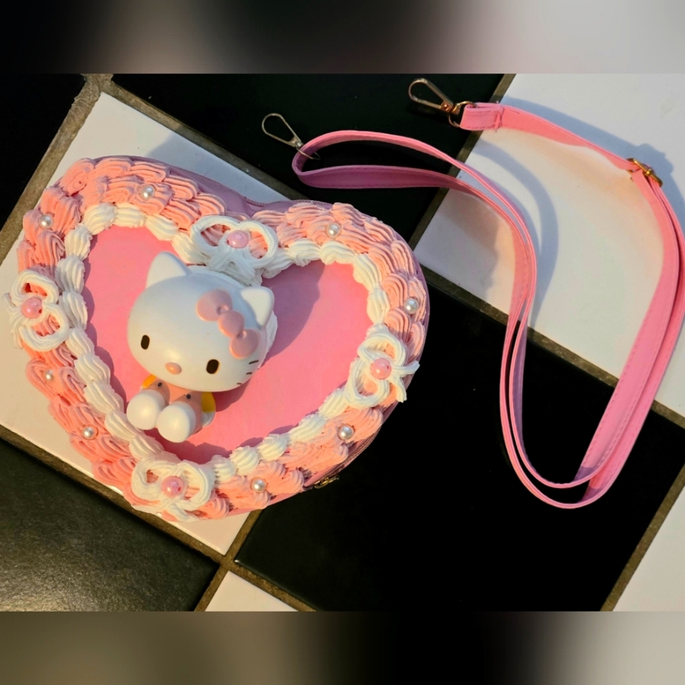 Hello kitty custom birthday cake purse one of one!
